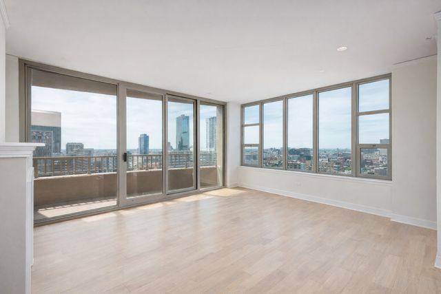 200 N Jefferson Street 1901, Chicago, IL 60661