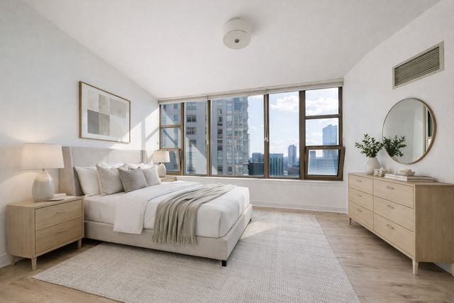 200 N Jefferson Street 1901, Chicago, IL 60661