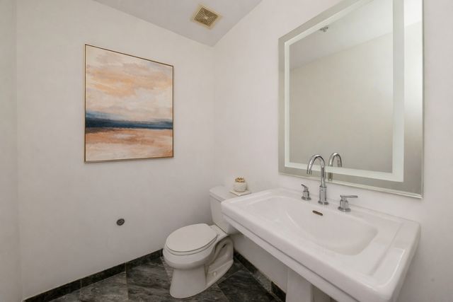 200 N Jefferson Street 1901, Chicago, IL 60661