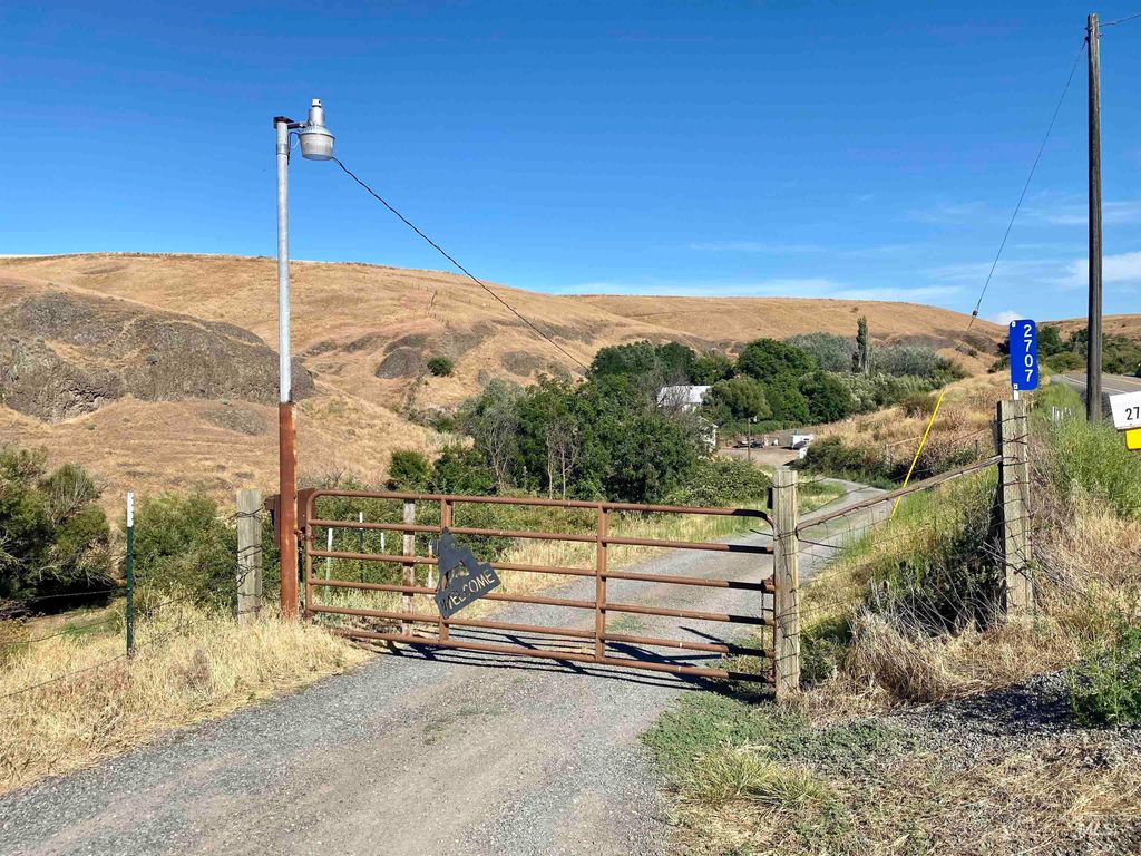 2707 Lindsay Creek Rd, Lewiston, ID 83501 photo 2