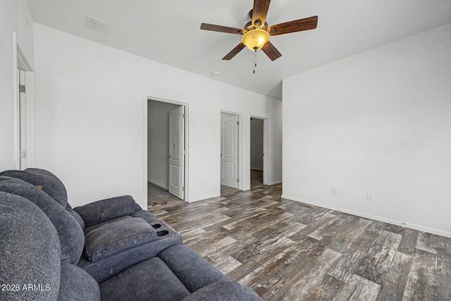 21376 W MARK Lane, Wittmann, AZ 85361