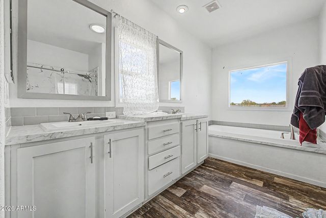 21376 W MARK Lane, Wittmann, AZ 85361