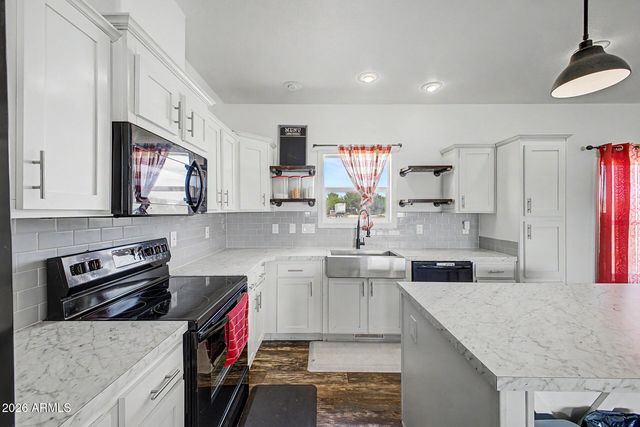 21376 W MARK Lane, Wittmann, AZ 85361