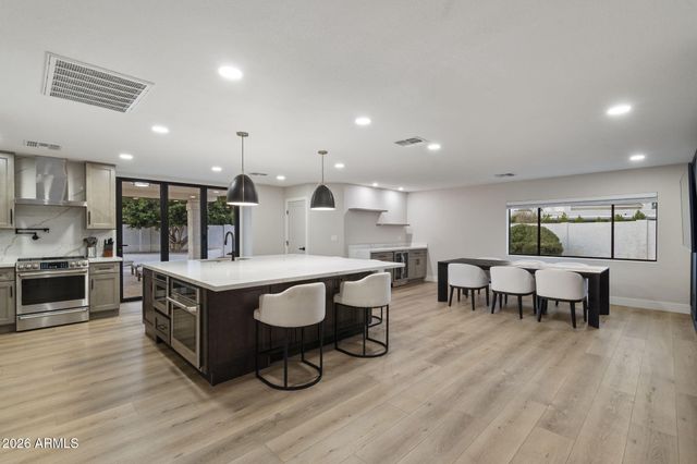 15832 N 62nd Place, Scottsdale, AZ 85254