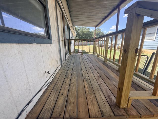 817 Lloyd LN A, Elgin, TX 78621