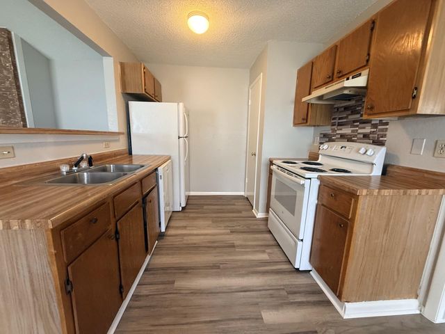 817 Lloyd LN A, Elgin, TX 78621