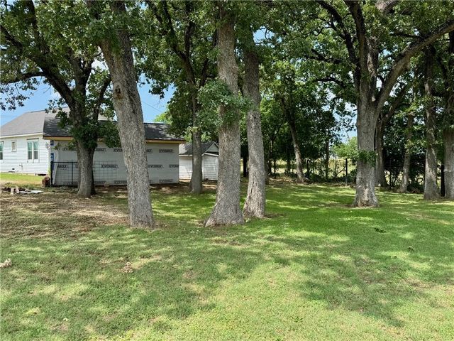 2110 East Hanna Street, Calvert, TX 77837