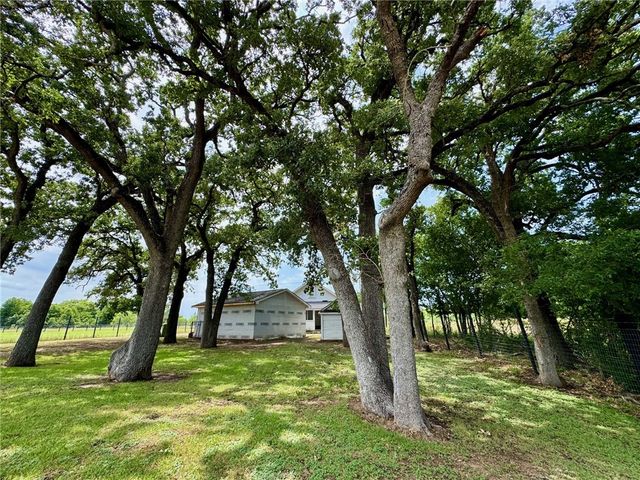 2110 East Hanna Street, Calvert, TX 77837