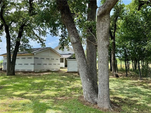 2110 East Hanna Street, Calvert, TX 77837