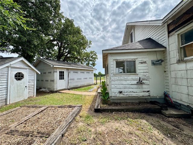 2110 East Hanna Street, Calvert, TX 77837