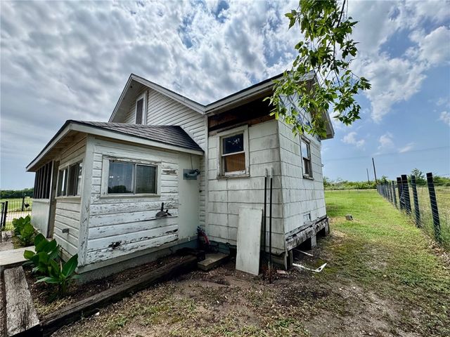 2110 East Hanna Street, Calvert, TX 77837