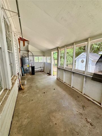 2110 East Hanna Street, Calvert, TX 77837