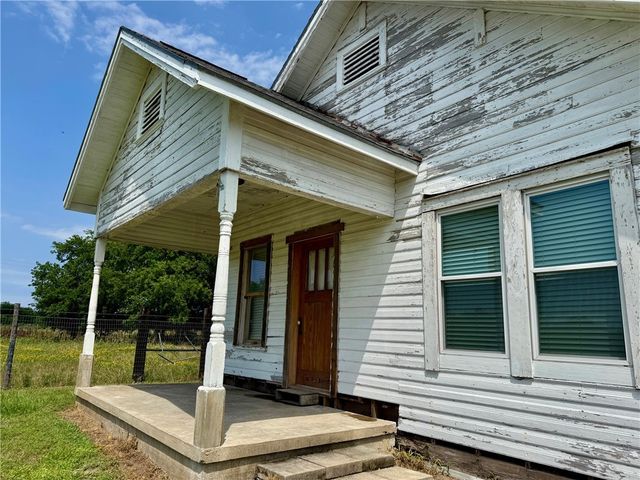 2110 East Hanna Street, Calvert, TX 77837