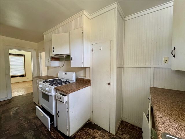 2110 East Hanna Street, Calvert, TX 77837