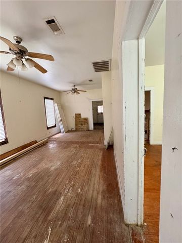 2110 East Hanna Street, Calvert, TX 77837