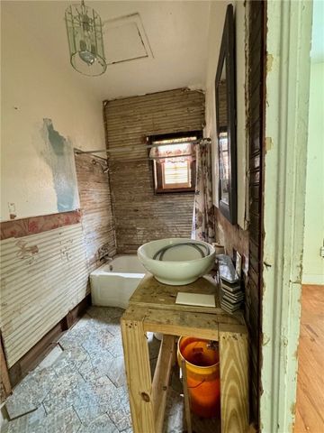 2110 East Hanna Street, Calvert, TX 77837