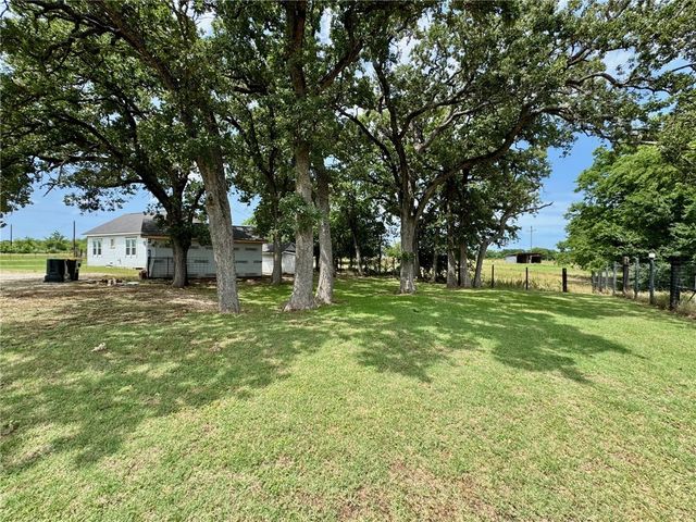 2110 East Hanna Street, Calvert, TX 77837