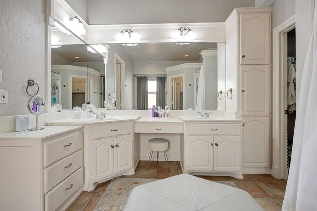 1009 Parkside Road, Norman, OK 73072