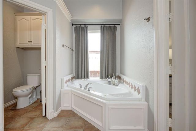 1009 Parkside Road, Norman, OK 73072
