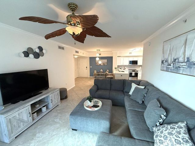 625 Casa Loma Boulevard 409, Boynton Beach, FL 33435