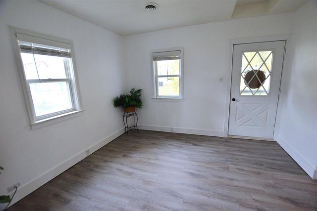 1746 LOST LANE, Green Bay, WI 54302