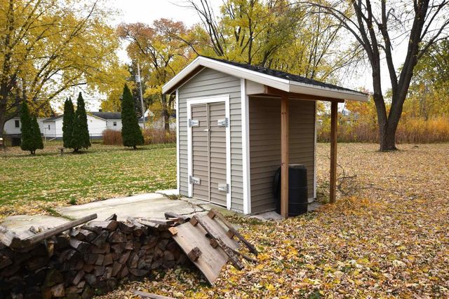 1746 LOST LANE, Green Bay, WI 54302