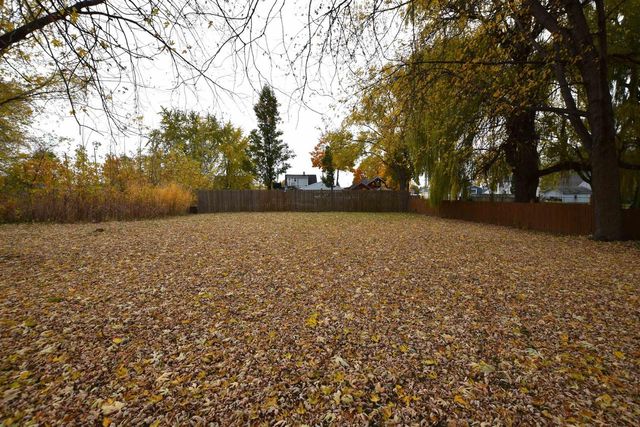 1746 LOST LANE, Green Bay, WI 54302