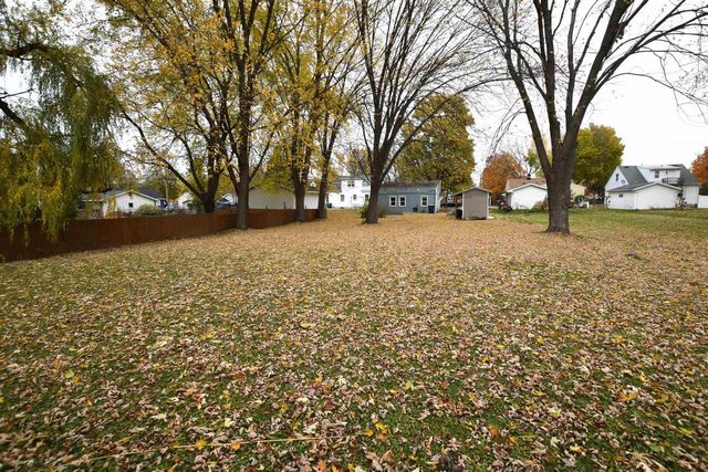 1746 LOST LANE, Green Bay, WI 54302