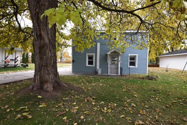 1746 LOST LANE, Green Bay, WI 54302