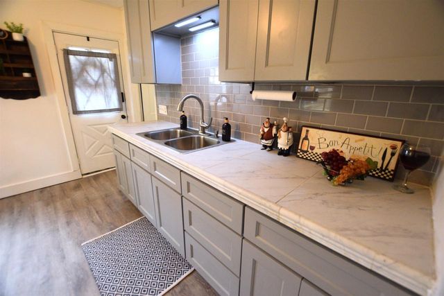 1746 LOST LANE, Green Bay, WI 54302