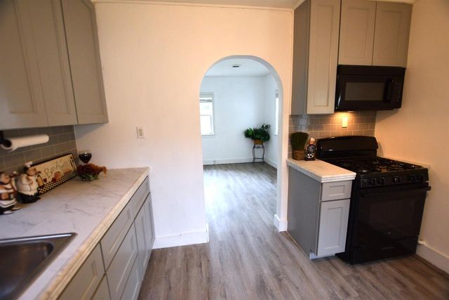 1746 LOST LANE, Green Bay, WI 54302