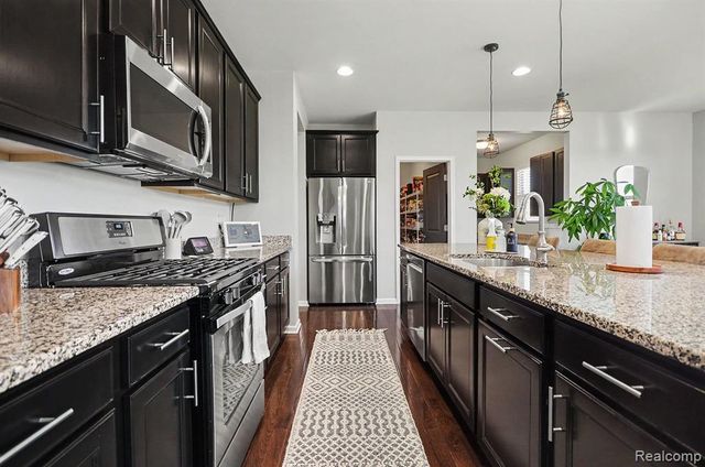 270 Gunnison Street, Lake Orion, MI 48360