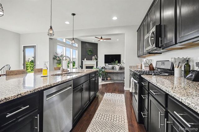 270 Gunnison Street, Lake Orion, MI 48360