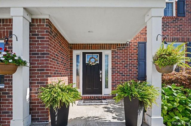270 Gunnison Street, Lake Orion, MI 48360