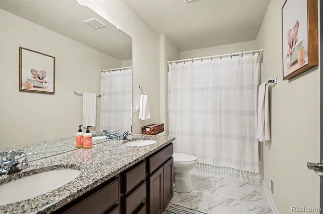 270 Gunnison Street, Lake Orion, MI 48360