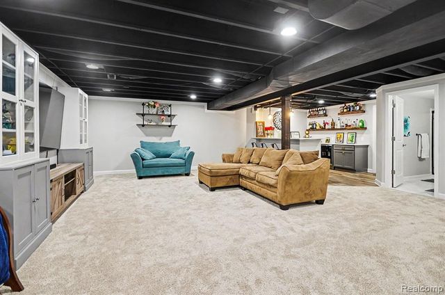 270 Gunnison Street, Lake Orion, MI 48360