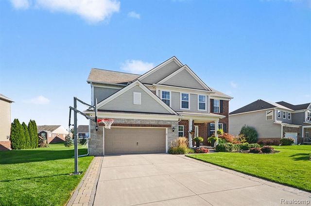 270 Gunnison Street, Lake Orion, MI 48360