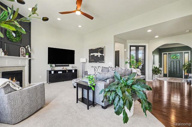 270 Gunnison Street, Lake Orion, MI 48360
