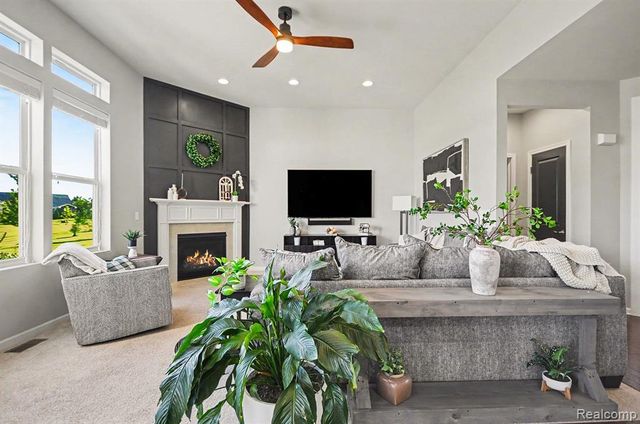 270 Gunnison Street, Lake Orion, MI 48360