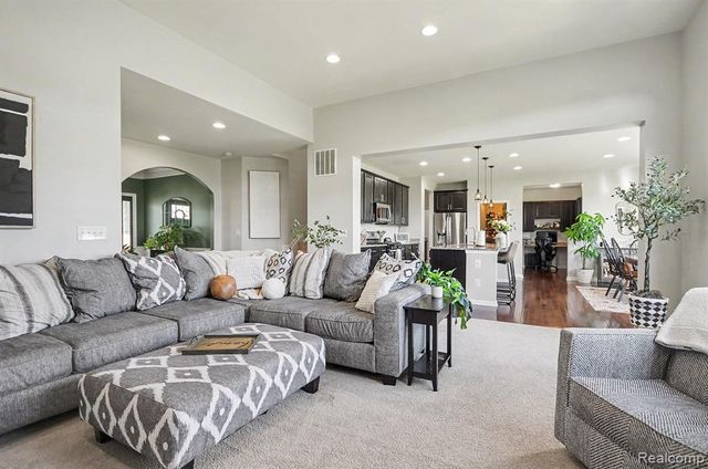 270 Gunnison Street, Lake Orion, MI 48360