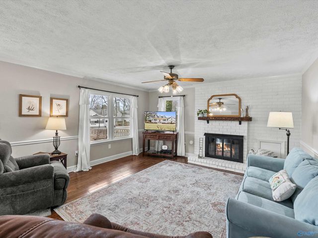 27601 Mclemore Drive, Harvest, AL 35749