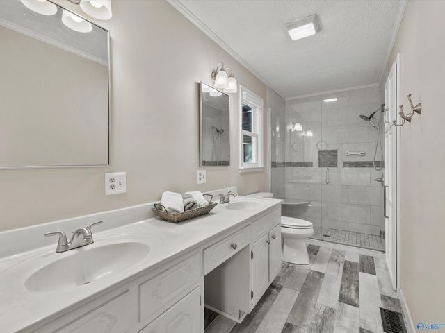 27601 Mclemore Drive, Harvest, AL 35749