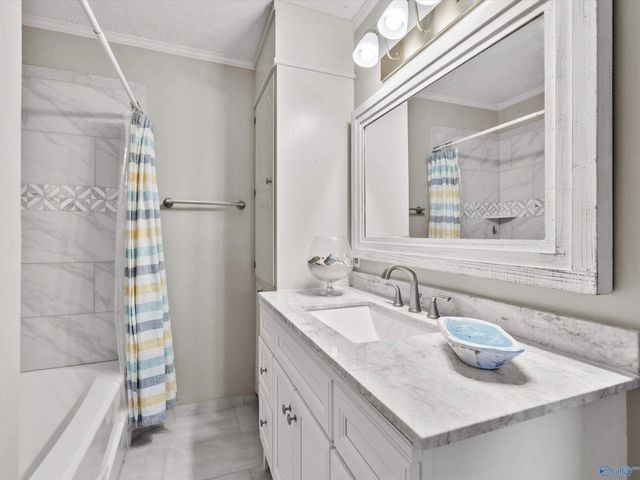 27601 Mclemore Drive, Harvest, AL 35749