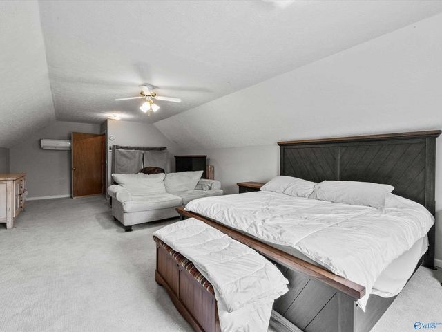 27601 Mclemore Drive, Harvest, AL 35749