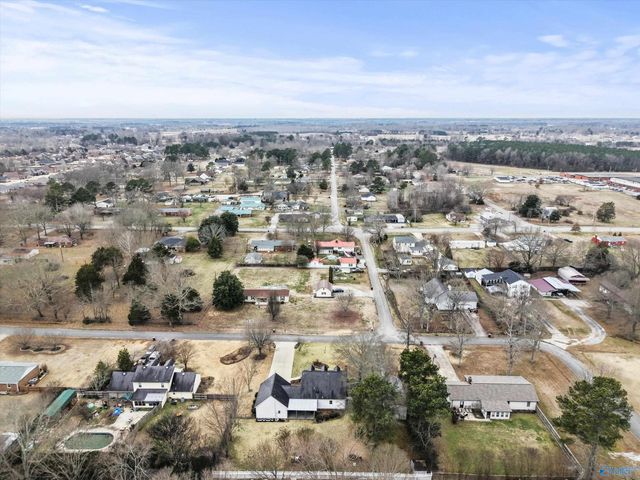 27601 Mclemore Drive, Harvest, AL 35749