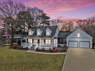 27601 Mclemore Drive, Harvest, AL 35749