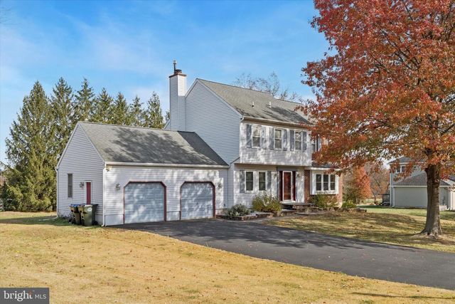 212 HAMPTON CIR, Gilbertsville, PA 19525