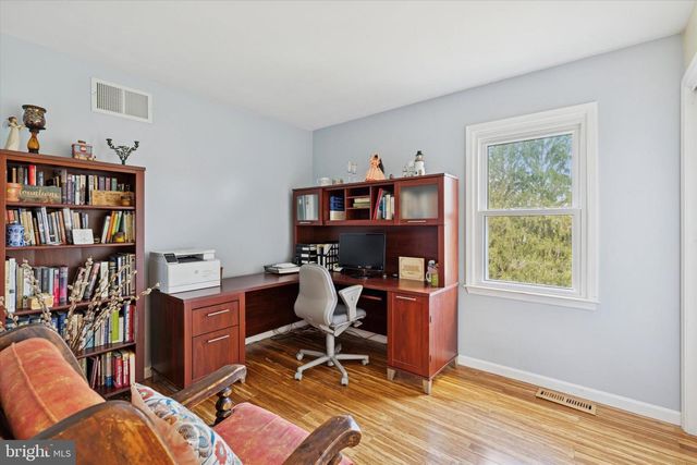 212 HAMPTON CIR, Gilbertsville, PA 19525