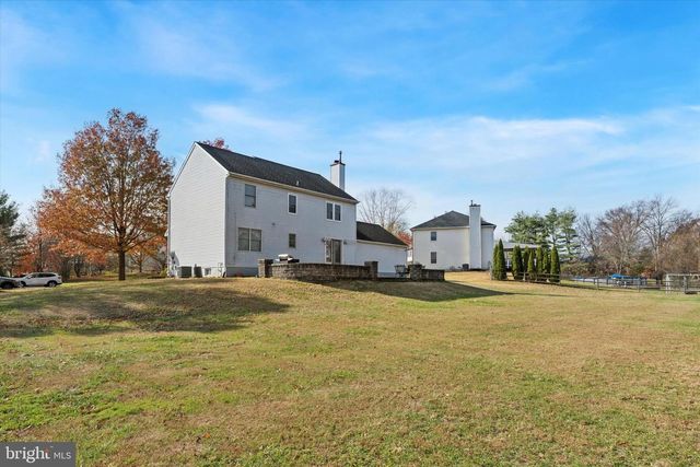 212 HAMPTON CIR, Gilbertsville, PA 19525