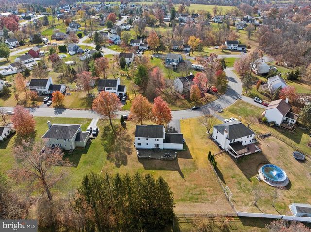 212 HAMPTON CIR, Gilbertsville, PA 19525